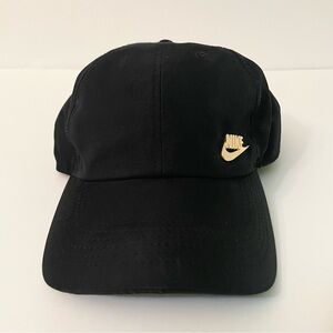 Nike Sportswear Heritage 86 Metallic Logo Hat  Adjustable Cap